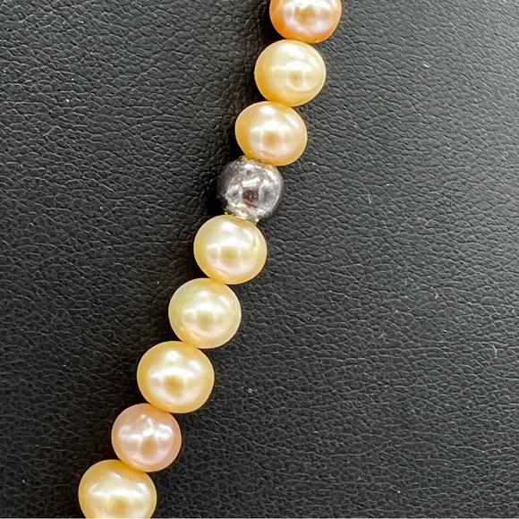 Avni Sterling Silver Freshwater Pearls Flower Necklace - Picture 3 of 6